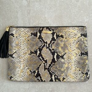 GIGI New York Uber Clutch